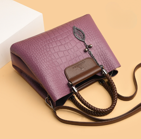 Elara Croc Leather Purse