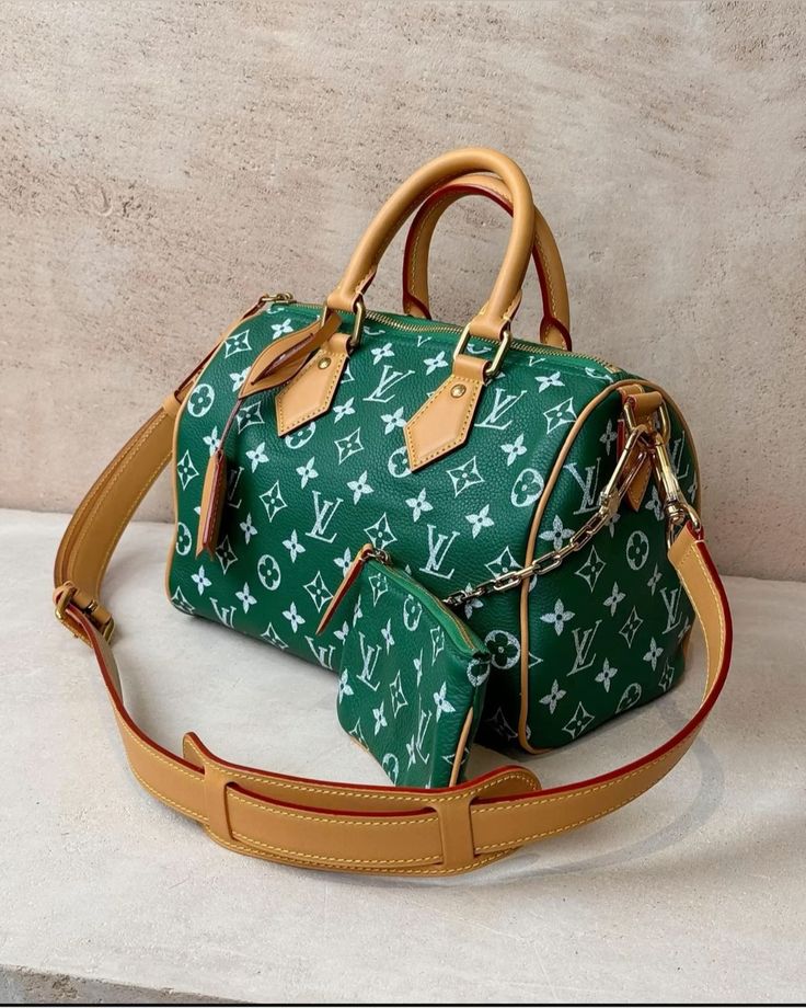 Speedy p9 25 mit Schulterriemen Green